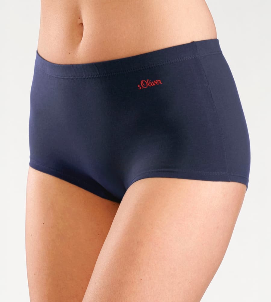 s.Oliver Logo – Frau von Bauch bis Oberschenkel in dunkelblauer Panty von vorn gezeigt