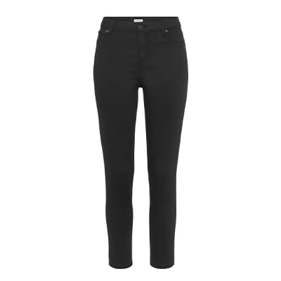 Schwarze Damenjeans in schmaler Passform, frontal freigestellt, mit fünf Taschen und Gürtelschlaufen