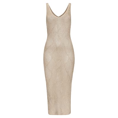 Knielanges, ärmelloses Kleid mit V-Ausschnitt in Beige mit subtilen Musterdetails.