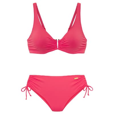 Pinkes Bikini-Set mit gerafftem Oberteil und seitlich gebundenen Höschen.