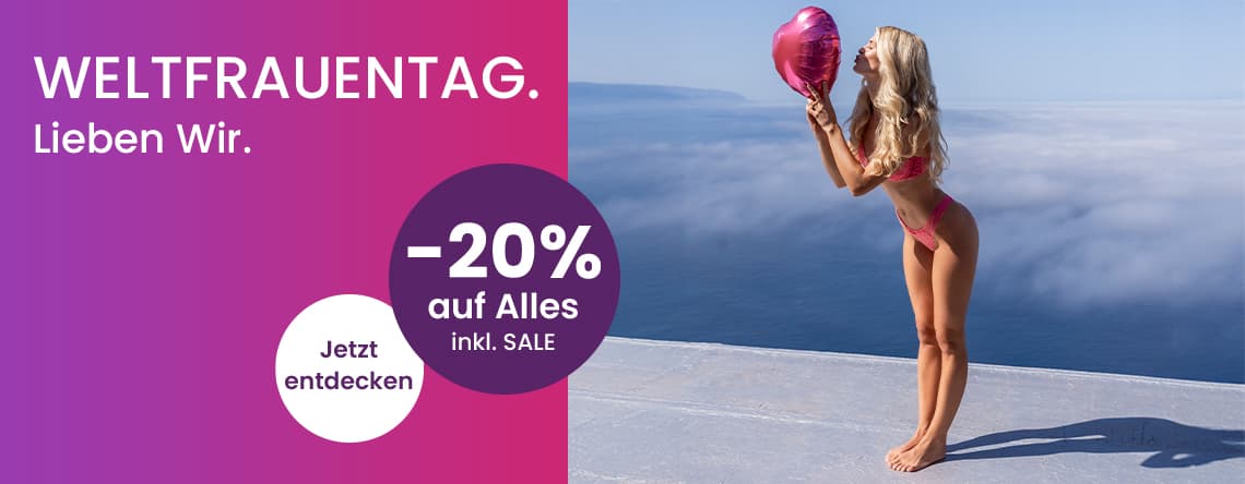 -20 % auf Alles inkl. SALE – Frau in pinker Bikini hält Herzballon vor Meer und Himmel