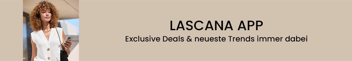 LASCANA App – exklusive Deals und neueste Trends, Frau mit Smartphone geht draußen entlang
