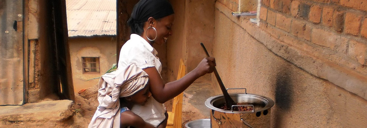 Kochöfen-Projekt in Ruanda